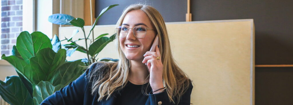 personne au téléphone